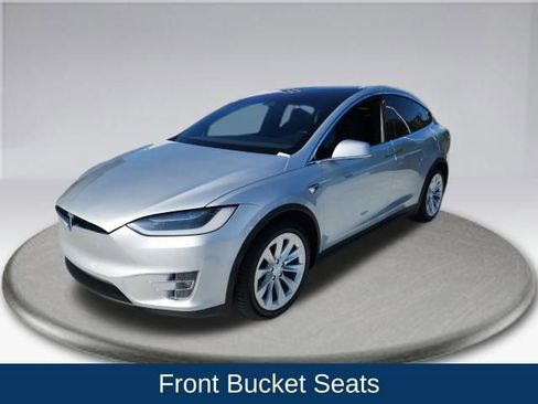 Used 2018 Tesla Model X 75D image 16