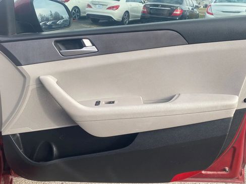 Used 2016 Hyundai Sonata SE image 15