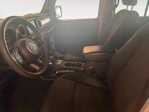 Used 2023 Jeep Wrangler Unlimited w/ Cold Weather Group AWD/4WD image 9