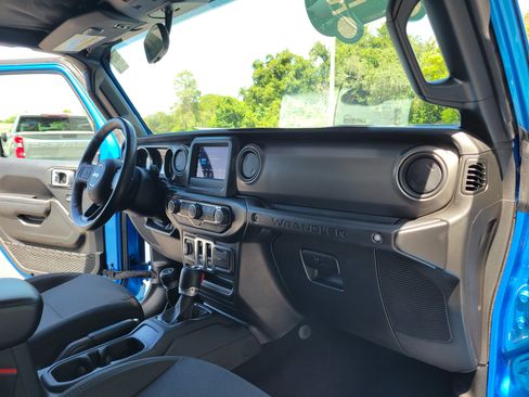 Used 2022 Jeep Wrangler Sport AWD/4WD image 24