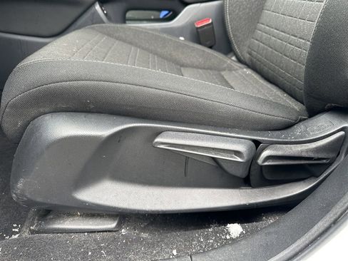 Used 2025 Honda HR-V LX image 15