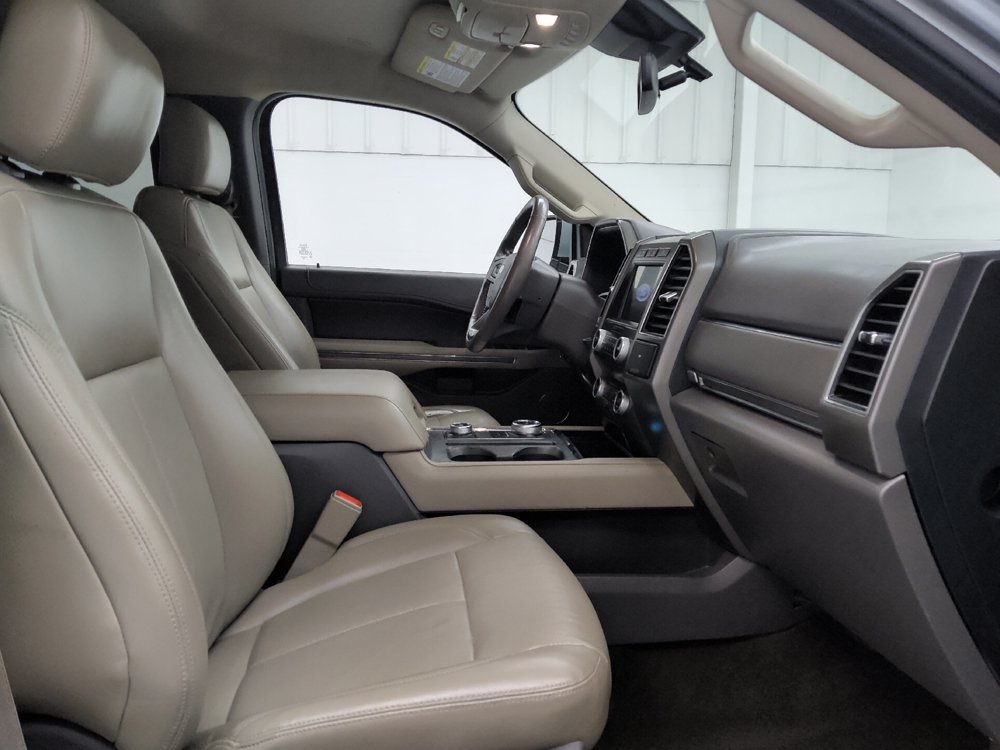 Used 2020 Ford Expedition XLT w/ Equipment Group 202A AWD/4WD image 21