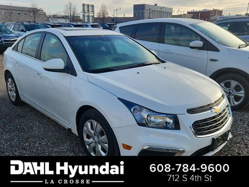 Used 2016 Chevrolet Cruze LT image 1