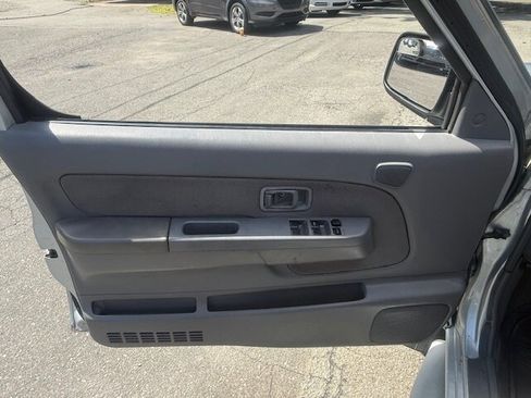 Used 2001 Nissan Xterra SE image 7