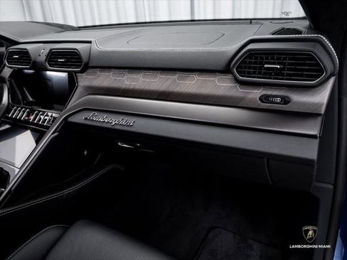 Used 2024 Lamborghini Urus S AWD/4WD image 46