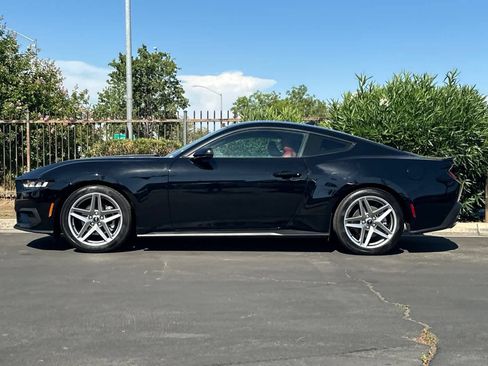 Used 2024 Ford Mustang Coupe RWD image 5