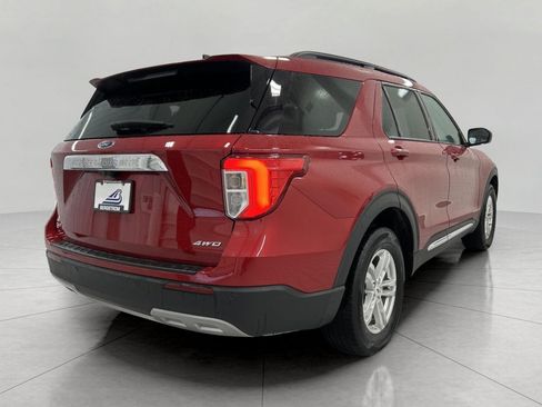 Used 2024 Ford Explorer XLT w/ Equipment Group 202A AWD/4WD image 20