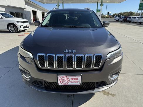 Used 2019 Jeep Cherokee Limited image 3