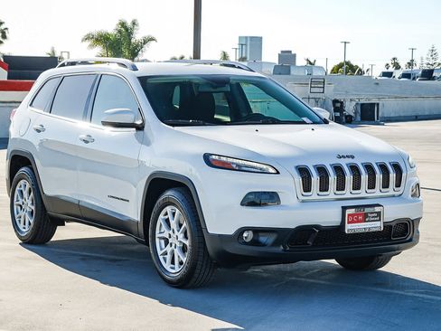 Used 2016 Jeep Cherokee Latitude w/ Safety/Convenience Group image 4