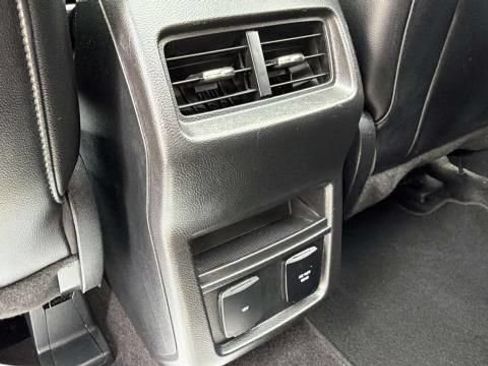 Used 2019 Ford Edge SEL w/ Equipment Group 201A AWD/4WD image 29
