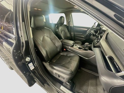 Used 2021 Toyota Highlander Limited AWD/4WD image 35