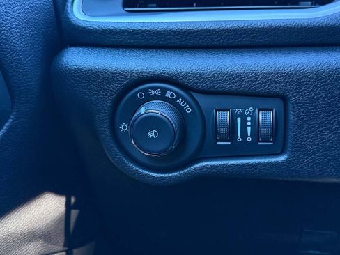 New 2026 Chrysler Pacifica Select image 32