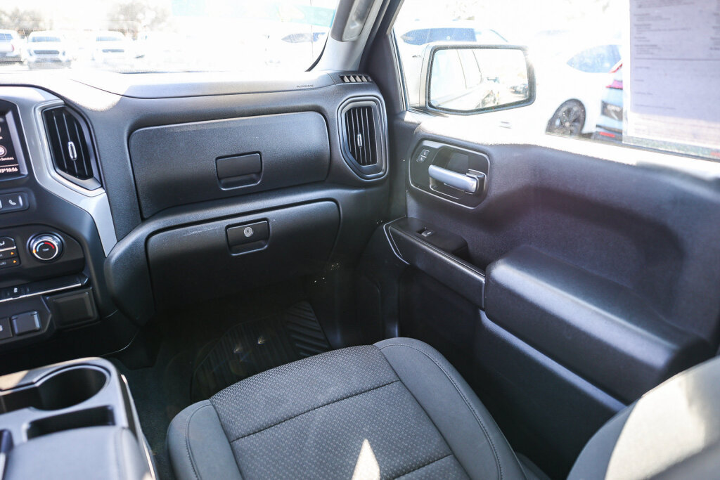 Used 2021 Chevrolet Silverado 1500 Custom Trail Boss AWD/4WD image 6