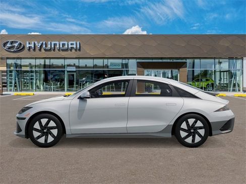 New 2025 Hyundai Ioniq 6 SE image 3
