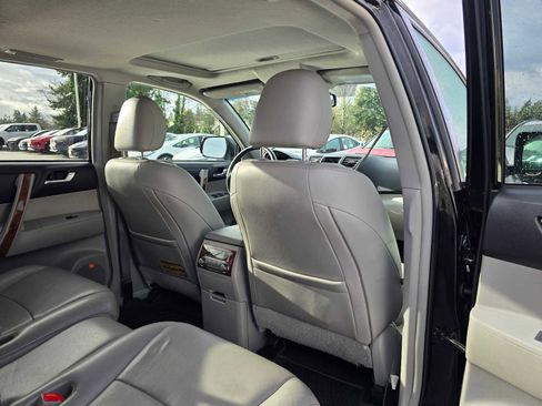 Used 2013 Toyota Highlander Limited image 16