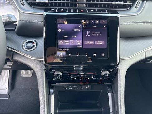 New 2025 Jeep Grand Cherokee Laredo X image 23