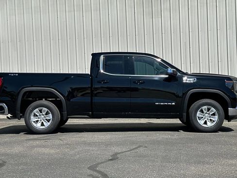 New 2025 GMC Sierra 1500 SLE image 4