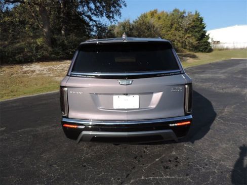 New 2026 Cadillac Vistiq Luxury image 6