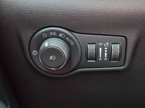 Used 2025 Jeep Compass Trailhawk AWD/4WD image 25