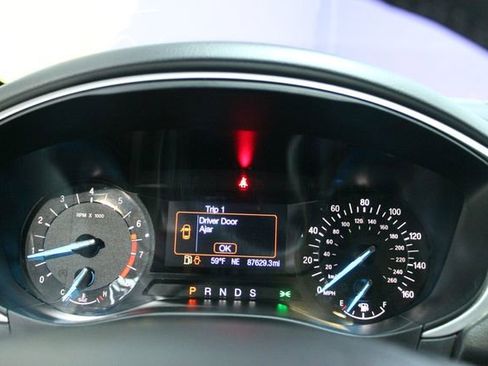 Used 2014 Ford Fusion SE w/ Equipment Group 201A image 20