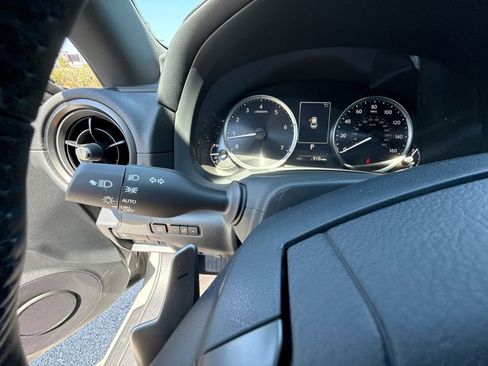 Used 2025 Lexus IS 350 F Sport RWD image 28