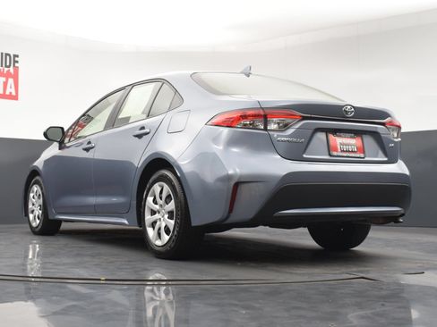 Used 2022 Toyota Corolla LE FWD image 26