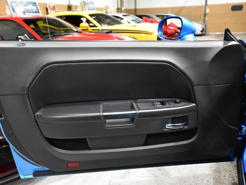 Used 2009 Dodge Challenger R/T RWD image 13