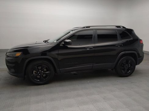 Used 2021 Jeep Cherokee Latitude Plus FWD image 2