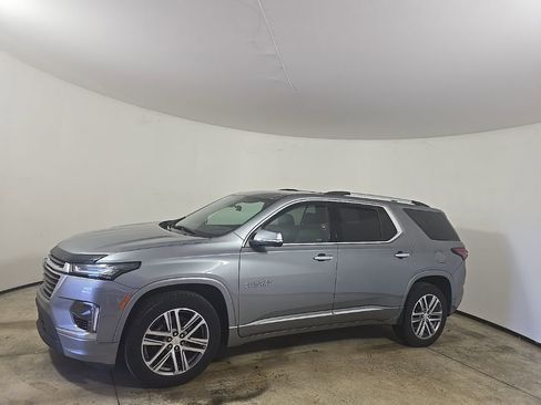 Certified 2023 Chevrolet Traverse High Country image 2