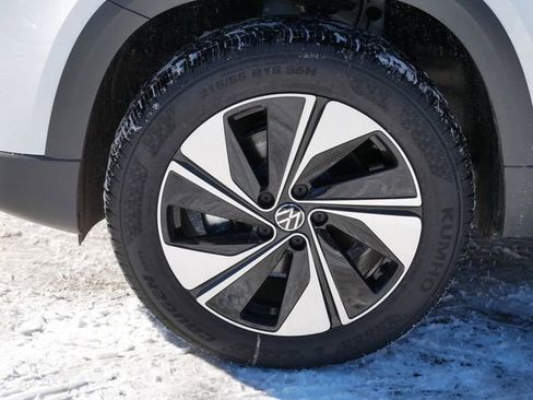New 2026 Volkswagen Taos SE AWD/4WD image 5