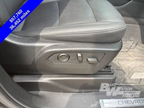 Used 2024 Chevrolet Tahoe Z71 w/ Luxury Package AWD/4WD image 33
