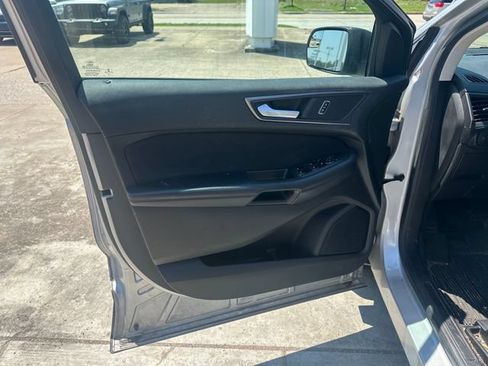 Used 2018 Ford Edge SE FWD image 10