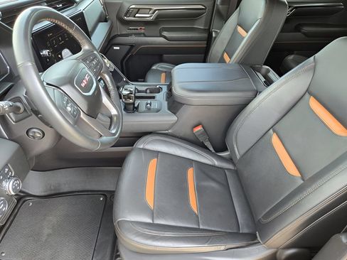 Used 2024 GMC Sierra 1500 AT4 w/ Technology Package AWD/4WD image 12