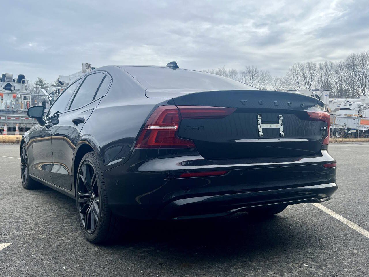 Used 2024 Volvo S60 B5 Plus FWD image 3