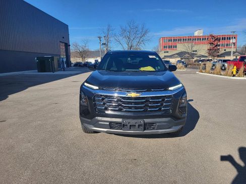 Used 2025 Chevrolet Equinox LT image 8