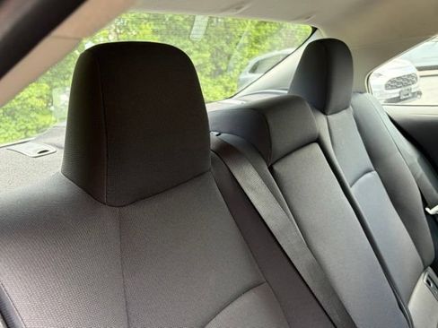 Used 2025 Toyota Corolla LE FWD image 29