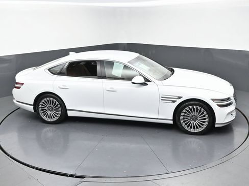 Used 2023 Genesis G80 image 45