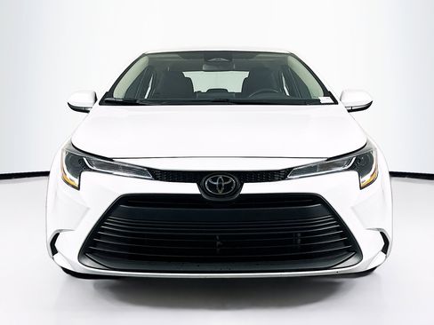 Used 2026 Toyota Corolla LE FWD image 2