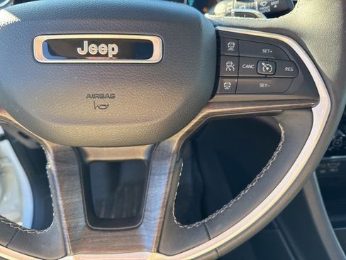 Used 2022 Jeep Grand Cherokee Limited 4xe image 35