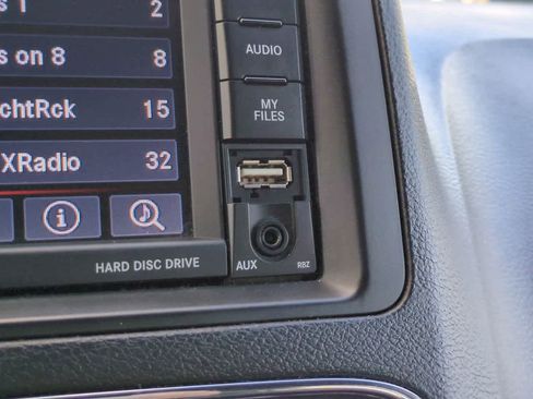 Used 2017 Dodge Grand Caravan SXT image 21