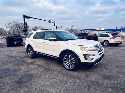 Used 2016 Ford Explorer Platinum image 4