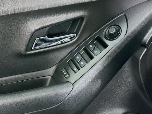 Used 2017 Chevrolet Trax LT image 15