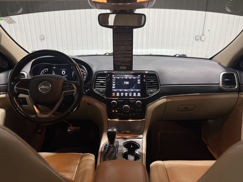 Used 2021 Jeep Grand Cherokee Limited w/ Luxury Group II image 19