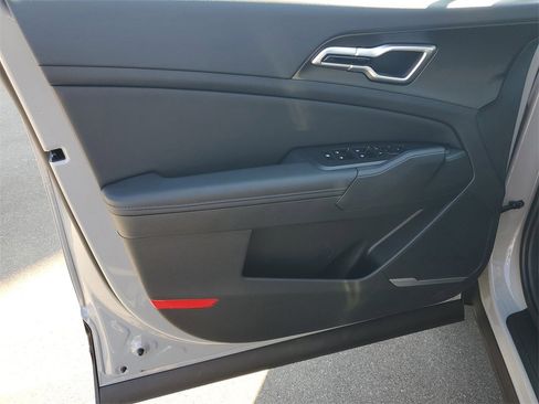 New 2026 Kia Sportage EX w/ EX Panorama Roof Package image 8