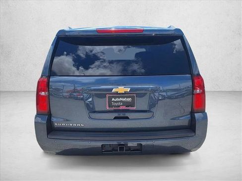 Used 2020 Chevrolet Suburban LT RWD image 7