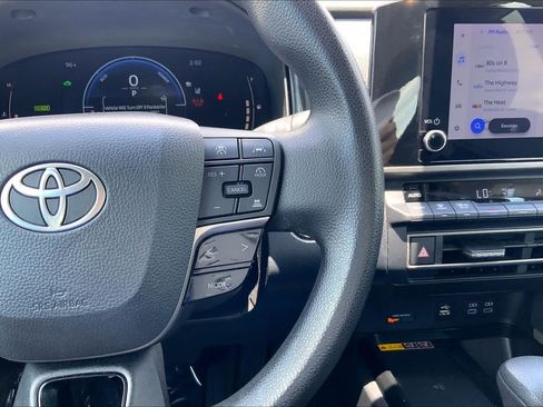 Used 2025 Toyota Camry LE FWD image 24