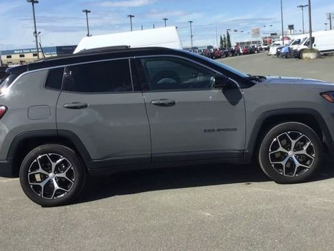 Certified 2024 Jeep Compass Limited image 9