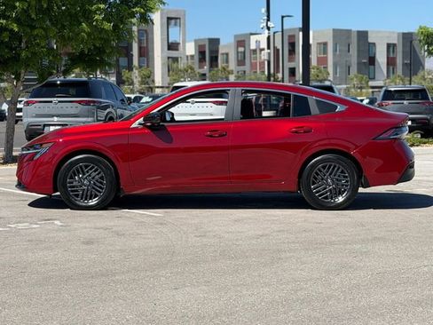 New 2026 Nissan Sentra SV w/ SV Convenience Package FWD image 2