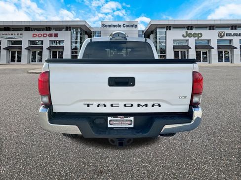 Used 2019 Toyota Tacoma SR5 RWD image 7