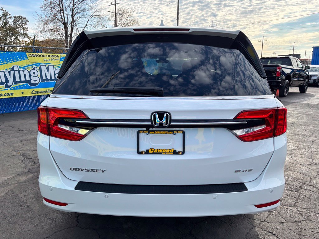 Used 2024 Honda Odyssey Elite image 3